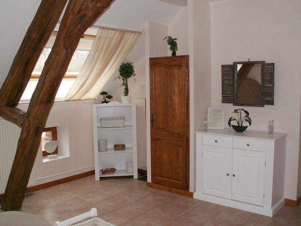 La Chartreuse Poilly-sur-Tholon Ruang foto